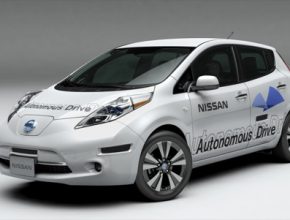 robotický autonomní elektromobil Nissan Leaf auto