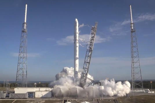 auto SpaceX start vesmírné rakety Falcon 9 Florida
