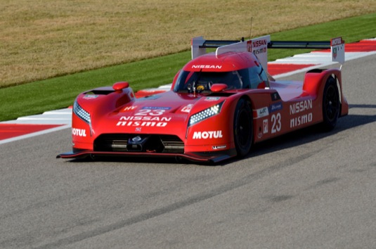 auto Nissan GT-R LM NISMO