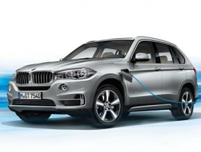 auto BMW X5 xDrive40e - první sériový plug-in hybrid