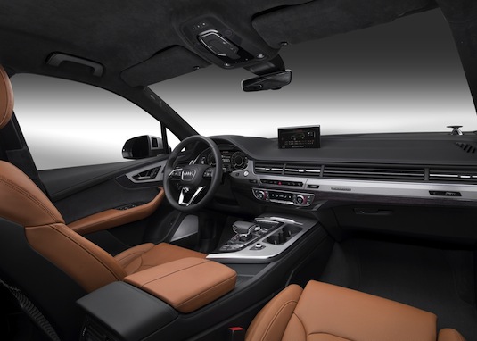 auto Autosalon Ženeva 2015: Audi Q7 E-Tron Quattro