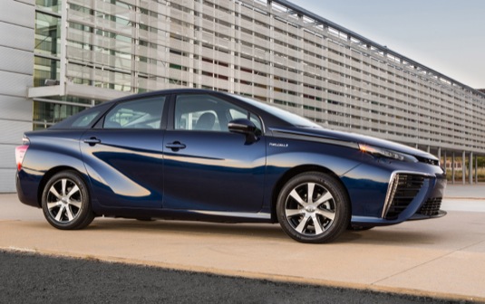 auto Autosalon Ženeva 2015: evropská premiéra vodíkového auta Toyota Mirai