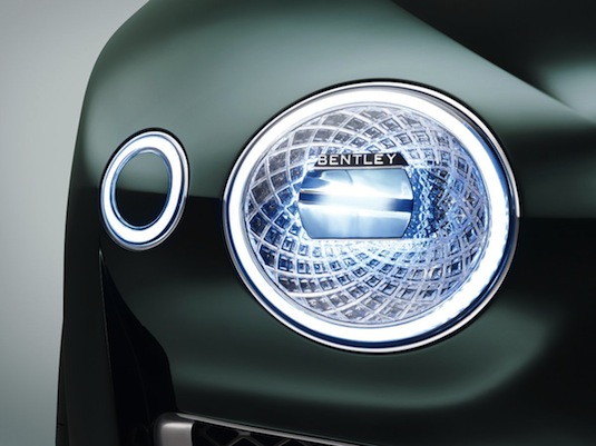 Koncept Bentley EXP 10 Speed 6 představený na autosalonu v Ženevě