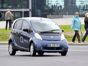 auto elektromobil Peugeot iOn