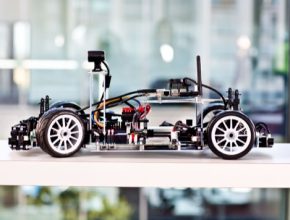 Robotické auto Audi bez kapotáže a v poměru 1:8