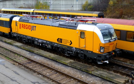 Právě dnes získaly lokomotivy typu Vectron MS/AC z dílen Siemens typové schválení od Drážního úřadu České republiky pro provoz na celé elektrifikované síti SŽDC