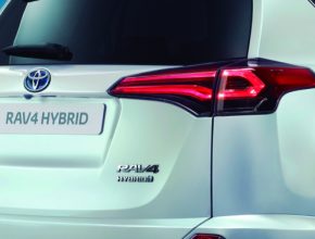auto Toyota RAV4 Hybrid se představí na autosalonu v New Yorku!