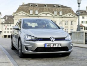 auto Volkswagen Golf GTE plug-in hybrid elektroauto
