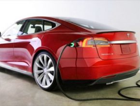 auto nabíjení elektromobilu Tesla Model S