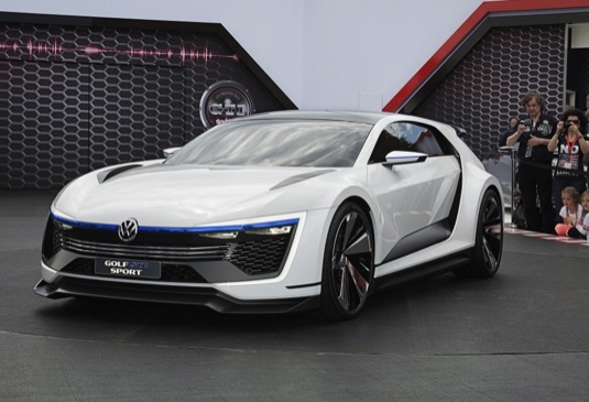 auto Volkswagen Golf GTE Sport se představuje