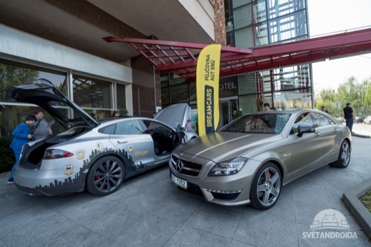 Na Alza Android Roadshow 2015 jsou k vidění také chytrá auta, včetně elektromobilu Tesla Model S