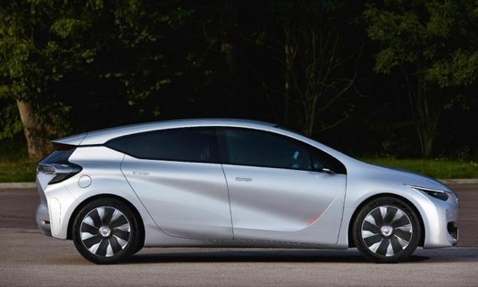 auto Renault Eolab plug-in hybrid koncept
