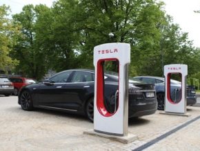 auto rychlo-nabíječky Tesla Supercharger pro elektromobily Tesla