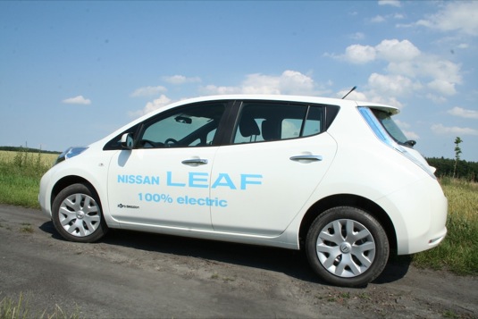 Elektromobil Nissan Leaf je nejprodávanějším elektromobilem v historii. Celkové prodeje se už blíží 200 000.