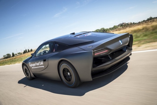 auto prototyp BMW i8 auto na vodík