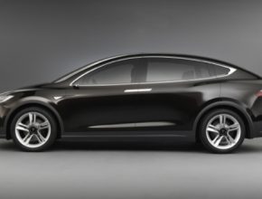 Za několikeré zdržení uvedení elektromobilu Tesla Model X může Elon Musk