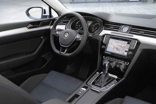 auto nový Volkswagen Passat GTE plug-in hybrid