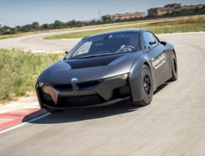 auto BMW na vodík i8