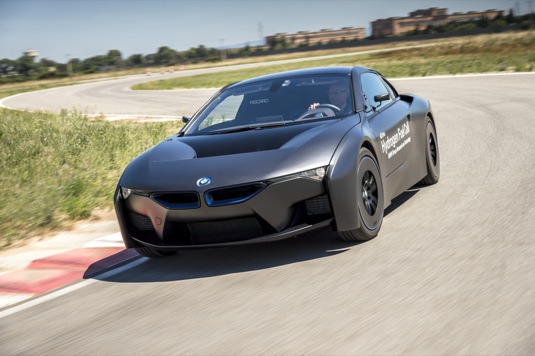 auto BMW na vodík i8