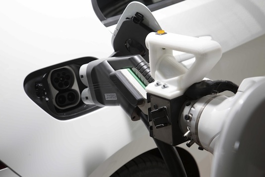 Volkswagen e-SmartConnect robotické nabíjení elektromobilů