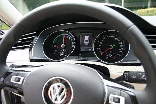 auto Volkswagen Passat GTE