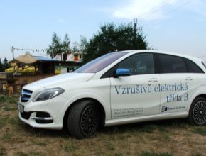 auto test elektromobilu elektroauta Mercedes-Benz B ED