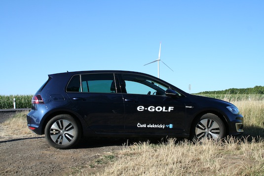 auto test elektromobilu Volkswagen e-Golf elektrické auto