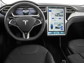 auto elektromobil Tesla Model S interiér