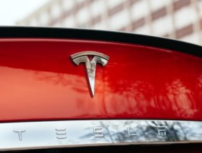 auto elektromobily Tesla Model S znak logo