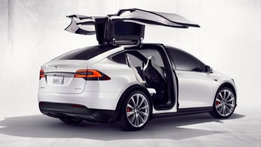auto elektromobil elektrické auto Tesla Model X