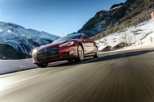 elektromobil elektroauto Tesla Model S se řadí mezi nejprodávanější v Norsku