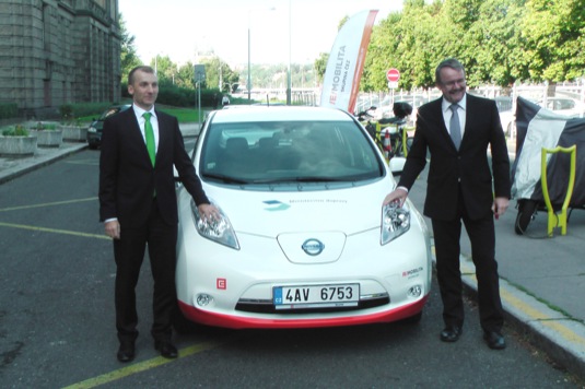 auto elektromobil Nissan Leaf od ČEZ pro Ministerstvo dopravy České republiky