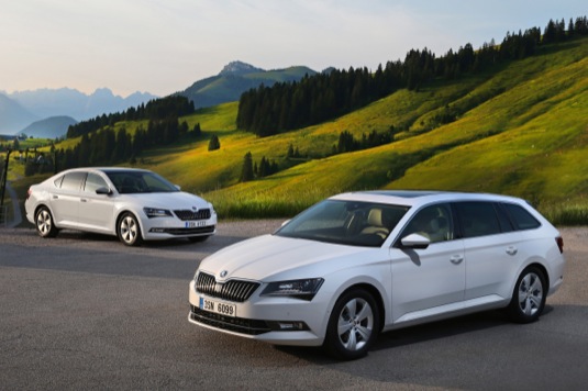 auto nová Škoda Superb Greenline