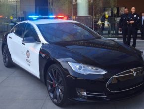 auto elektromobily policejní verze elektromobilu Tesla Model S