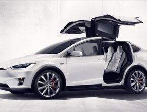 auto elektromobil SUV Tesla Model X