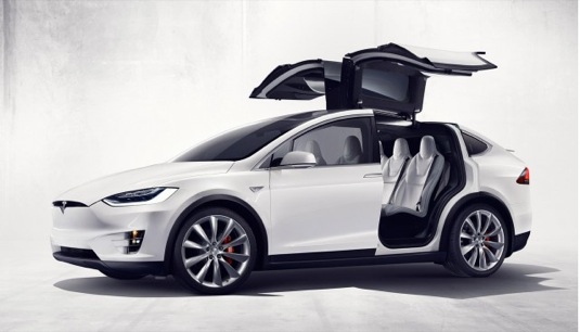 auto elektromobil SUV Tesla Model X