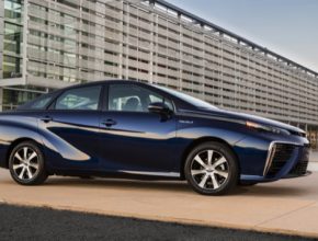 auto Toyota Mirai vodíkové auto