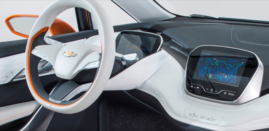 auto Chevrolet Bolt elektromobil přístrojová deska interiér