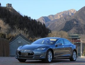 elektromobil Tesla Model S v Číně, Velká čínská zeď§