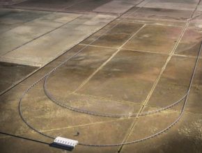 auto Hyperloop Hypersmyčka testovací dráha pátá dimenze dopravy