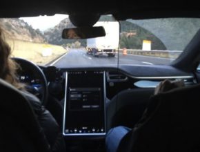 auto elektromobily Tesla Model S s Autopilotem