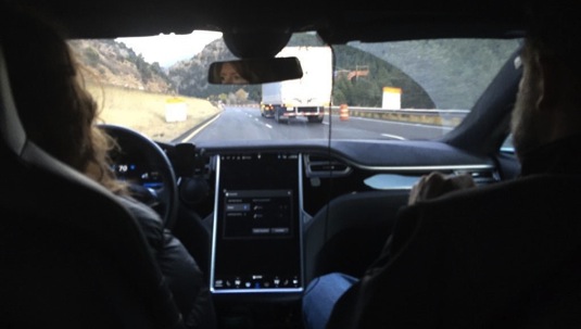 auto elektromobily Tesla Model S s Autopilotem