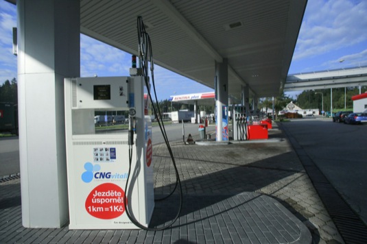 auto plnící stanice pro auta na plyn CNG