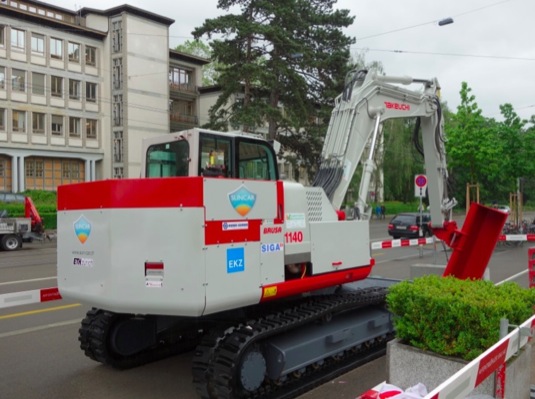 Švýcarský elektrický bagr Suncar