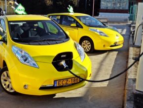 auto elektromobily Nissan Leaf jako vozy taxislužby taxi