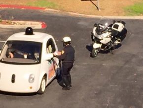auto robotické auto Google policie motorka