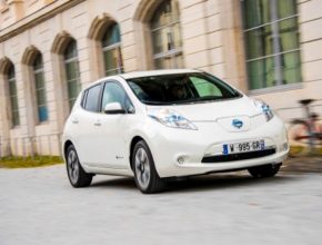 auto elektromobil Nissan Leaf prodeje 2015