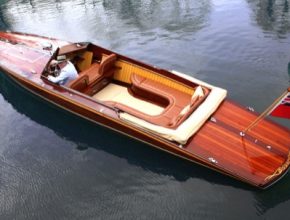 auto Frank Stephenson Riverbreeze elektroloď člun