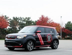 elektromobil Kia Soul EV s autonomním robotickým řízením při testech v Nevadě USA