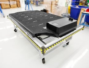 auto elektromobily Tesla Model S podvozek baterie plochá skateboard